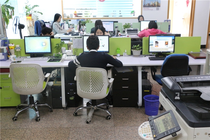 和承信息網(wǎng)絡銷售部辦公室